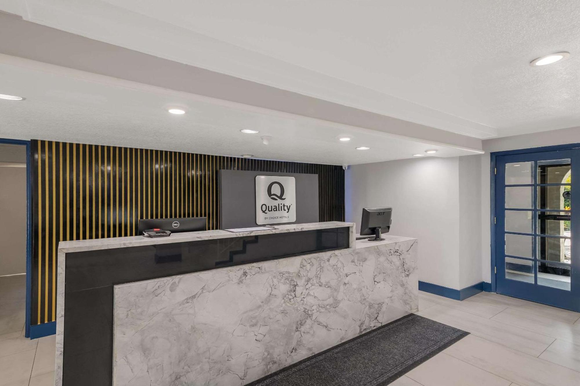 Quality & Orlando-north Hotel 2*